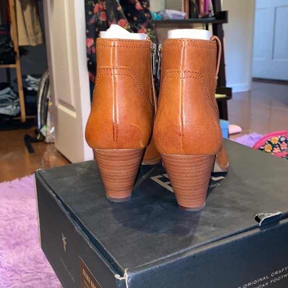 NIB Frye Reina Bootie Cognac Size 7.5M - Picture 8 of 8